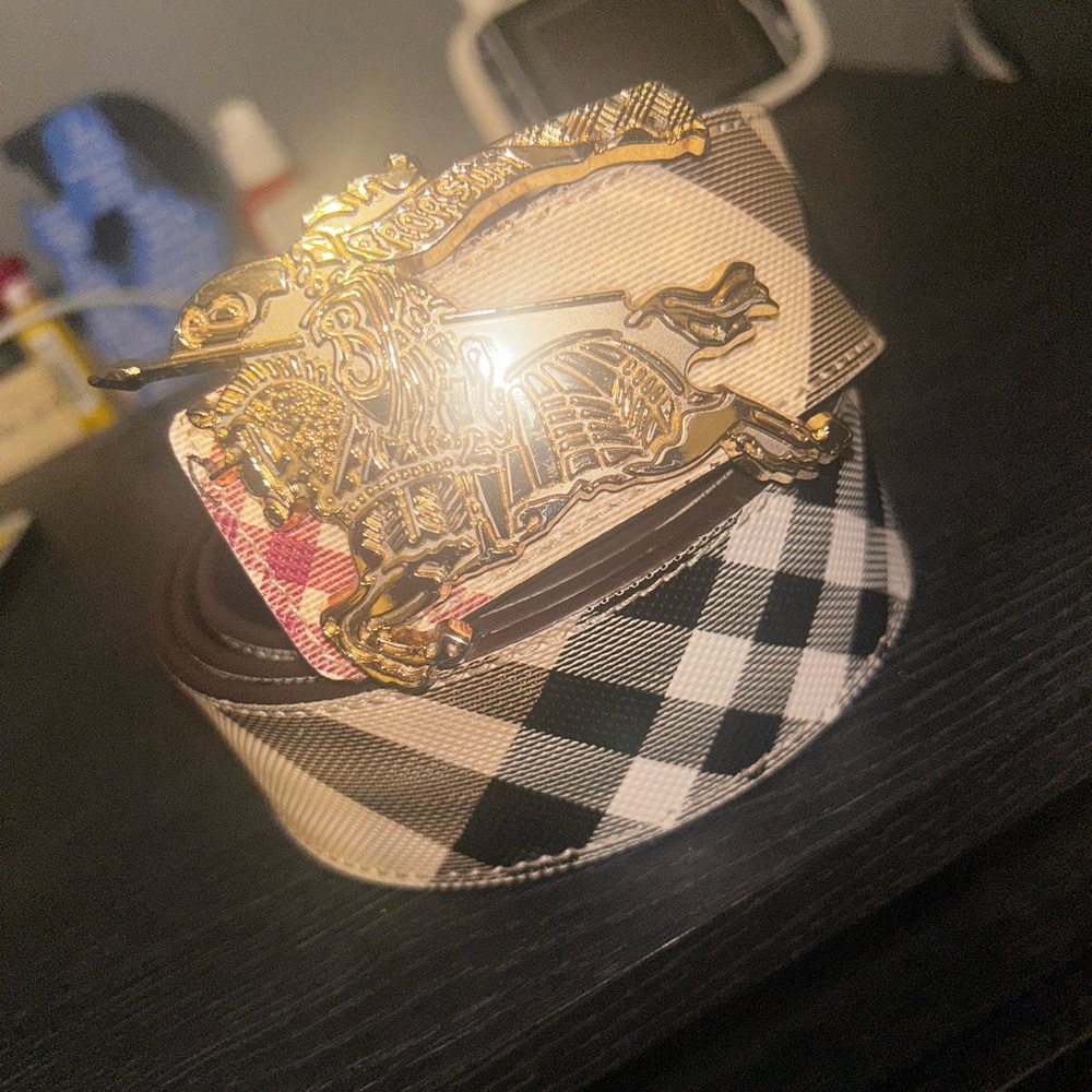 Burberry belt